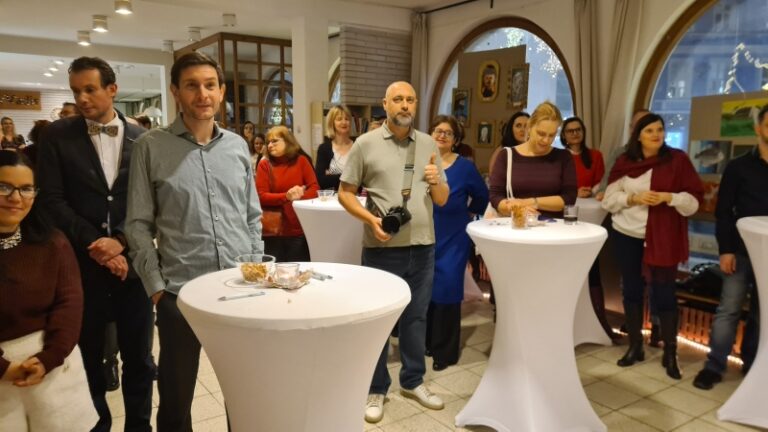 20251218_183054_mat